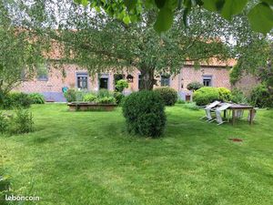 Ferme au carré en plein champs 3 logements 1 hectare 100 de terrain