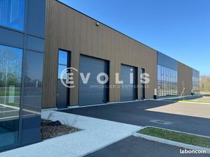 Local d'activité 1 827 m²