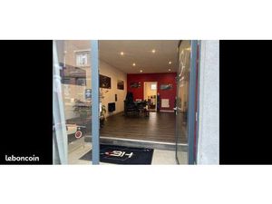 Local en rdc et vitré plein centre