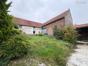 Ensemble immobilier à rénover MONT ST ELOI