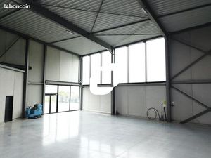 Local d'activité 2 397 m²