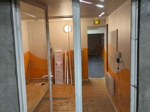 Local de stockage avec Bureau