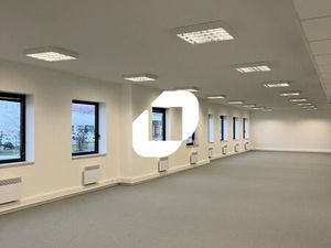 Bureaux 7 033 m²