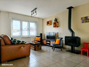 Maison semi-individuelle 100 m² – 3 chambres – Véranda – Garage double