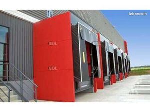 Local industriel 12 130 m²
