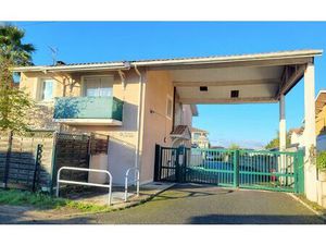 Location appartement  m² T-3 à Gujan-Mestras  682 €