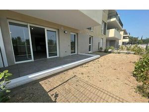 Location appartement  m² T-3 à Morières-lès-Avignon  835 €