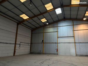 Hangar stockage 400 m2