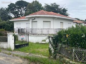 Maison à rénover sur terrain secteur Montbrun Maharin à ANGLET