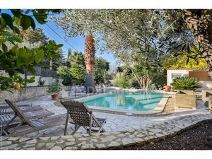 Maison à vendre 7 pièces CEYRESTE (13)