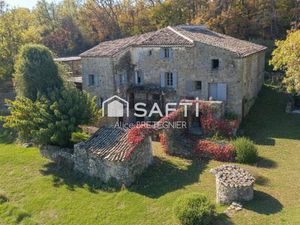 Domaine – Ancienne Ferme en pierre rénovée avec soin