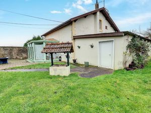 MAISON DE VILLAGE - HABITABLE DE SUITE - LES PAROCHES