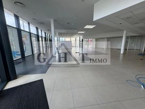 BÂTIMENT INDÉPENDANT AVEC SHOWROOM A VENDRE IVRY-SUR-SEINE