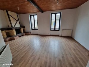 Spacieux T5 indépendant dans immeuble de Charme