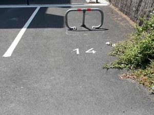 Parking extérieur côté plage