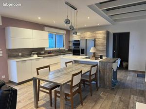 Maison meublée 3 chambres avec piscine chauffée – 170 m²