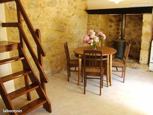 A louer - très belle petite maison meublée et rénovée