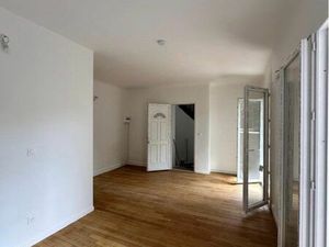 À louer studio avec terrasse refait à neuf