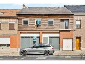 MAISON de commerce avec 5 CH  jardin et atelier (105 m²)