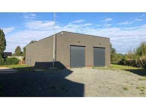 Récent entrepôt dans la zone PME à Haaltert.