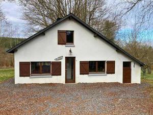 Charmant chalet avec grand jardin à deux pas de Houffalize.