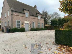 Ruim kantoorgebouw of praktijkgebouw