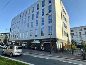 Location locaux professionnels 90 m² à Chatenay-malabry (92290)  2 700 €