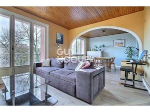 Spacieux deux pièces - avec double séjour  balcon et grand garage