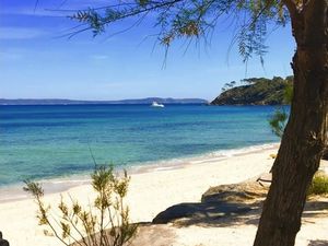 BEAU REZ-DE-JARDIN A LA LONDE LES MAURES