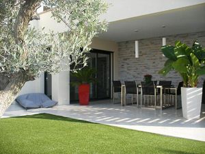 Spacieux type 2 avec jardin proche Borély