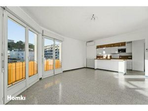 Saint-Laurent-du-Var – 4 pièces de 106 56 m² avec deux balcons  climatisation et cave – Sq