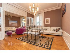 APPARTEMENT D'EXCEPTION - A VENDRE - LONS LE SAUNIER - 135.73m²