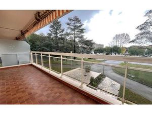 Location appartement  73.6 m² T-3 à Mandelieu-la-Napoule  1 395 €