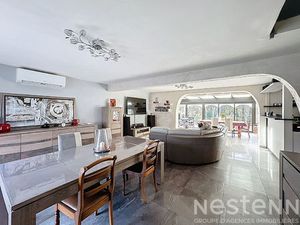 Maison familiale  jardin clos et sous-sol total  4 chambres  117m² - Hennebont