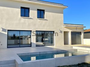 Villa mitoyenne récente 150 m2 4 chambres Suite parental