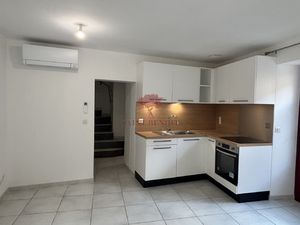 À LOUER Maison de village F3 rénovée ARBORAS