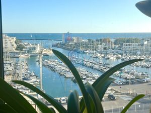 CARNON PLAGE : T2 vue mer avec parking privé!