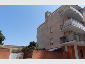 NIMES Centre-Ville - Appartement 2 pièces avec balcon et par