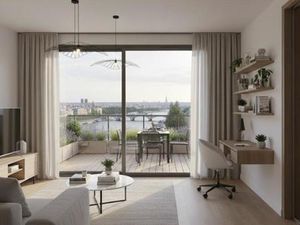 A SAISIR : RARE STUDIO EN DERNIER ETAGE AVEC TERRASSE