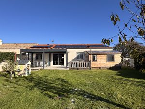 MACHE  pl-pied 3 chbres sur 617 m2 de terrain clos