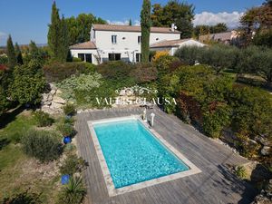 PROVENCE  Villa proche de Bédoin au pied du Mont Ventoux