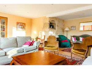 Vous êtes à la recherche de volume  cette maison est faite pour vous !