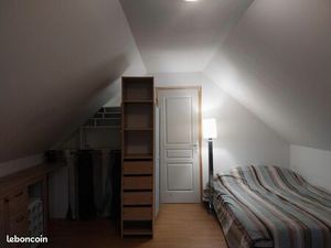 Chambre meublée 14m2 + espace cuisinette et douche/WC privée