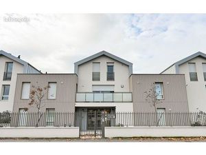 CHASSIEU Magnifique T4 duplex de standing à louer