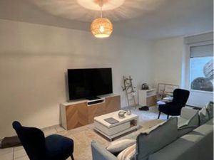 Appartement 3 pièces avec cour privative