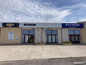 Local d'activité  show room  salle sport danse... 145 M² + parkings