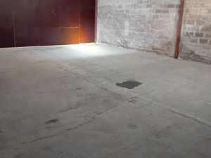 Local 100m2 ideal artisan/ stockage