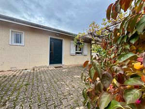 Maison de plain pieds à Loyettes en très bon état