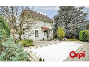 Maison La Tour-du-Pin m² T-5 à vendre  435 000 €
