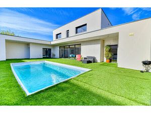 Maison Langlade 6 pièces 269 m²